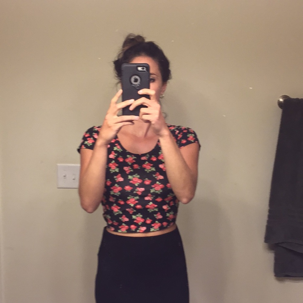 Crop Top - Picture 2 of 3